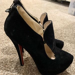 Pair heels